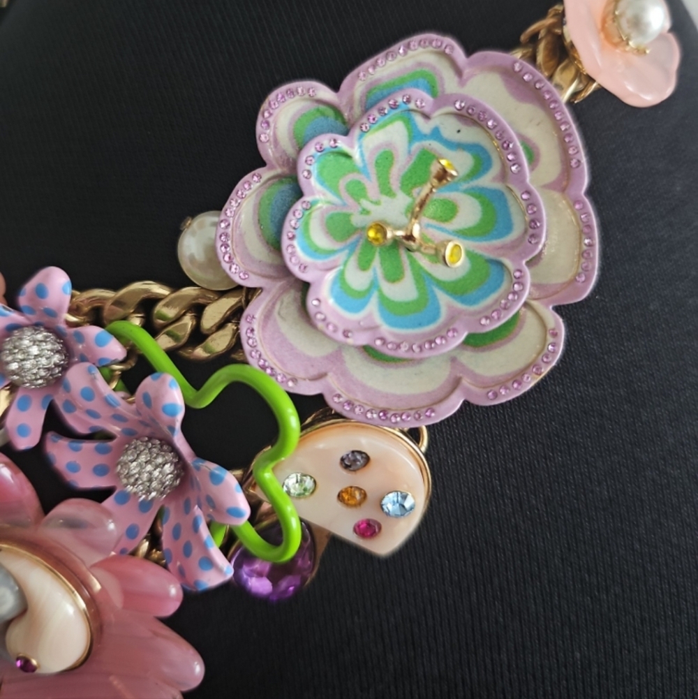 Betsey Johnson Charming Floral Necklace with Pink and Gold Details - Picture 5 of 6